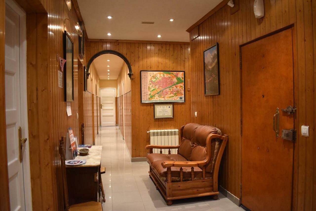 Hostal Oviedo Ξενοδοχείο León Εξωτερικό φωτογραφία