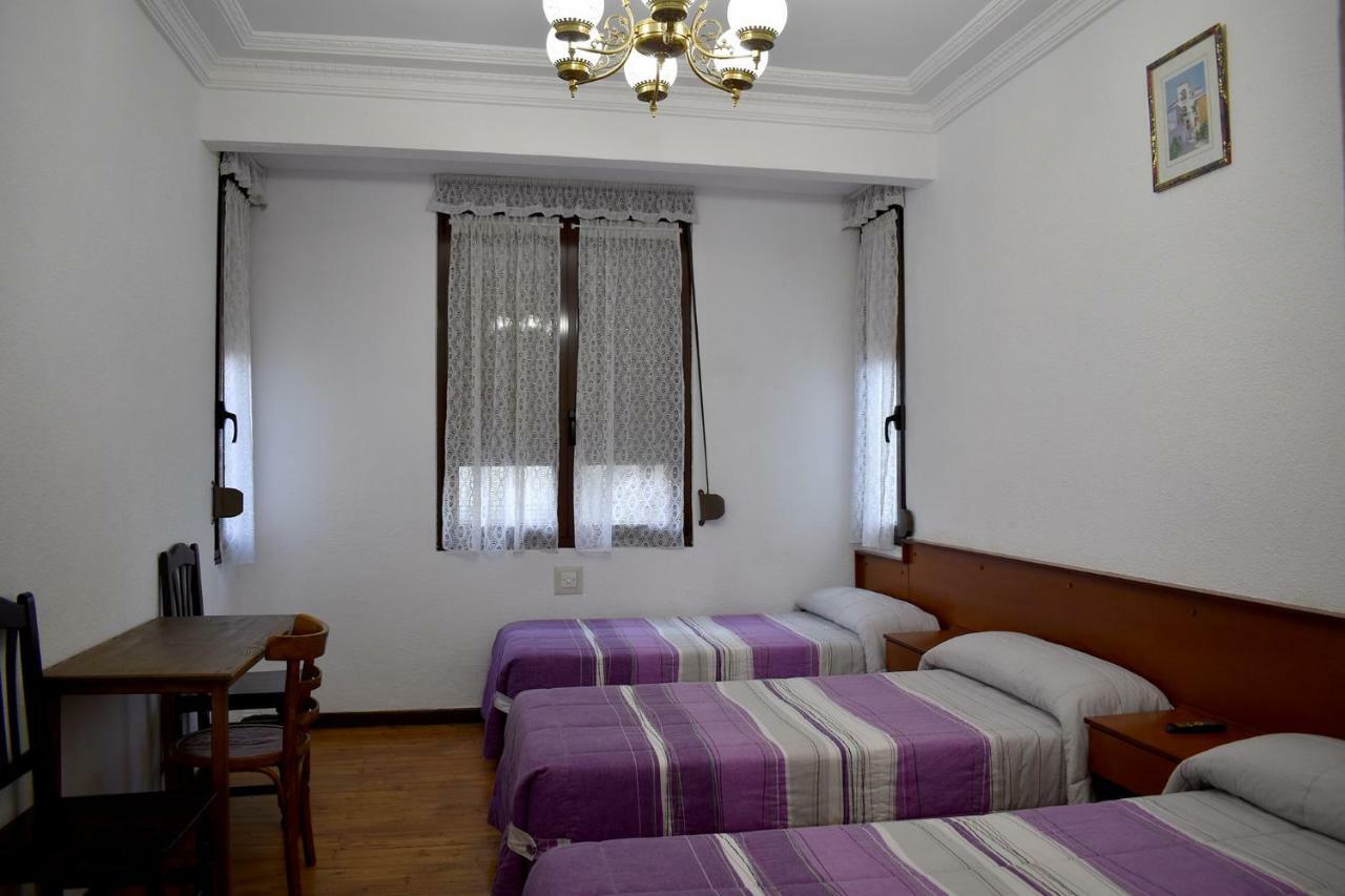 Hostal Oviedo Ξενοδοχείο León Εξωτερικό φωτογραφία